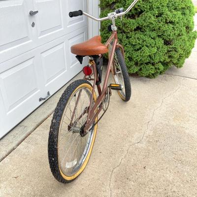 LOT 61: Saint Tropez Men's Cruiser GT Bicycle