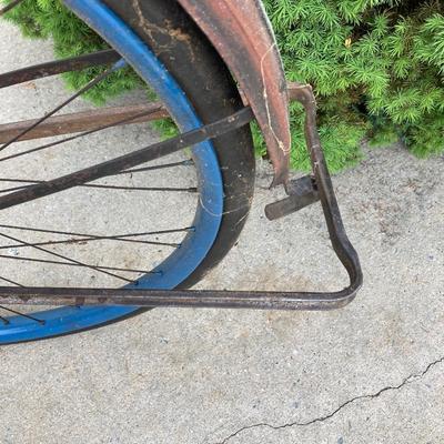 LOT 62: Vintage Men's Rollfast Bicycle