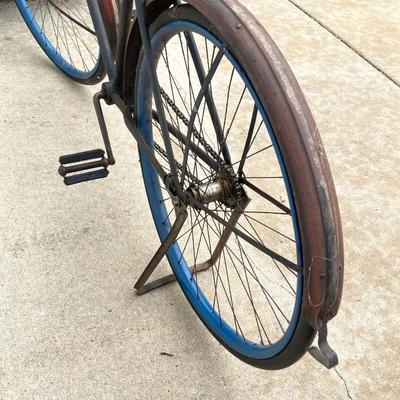 LOT 62: Vintage Men's Rollfast Bicycle