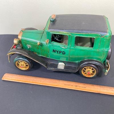 LOT 67: Vintage NYPD Toy Car / Truck with New York City Postcard