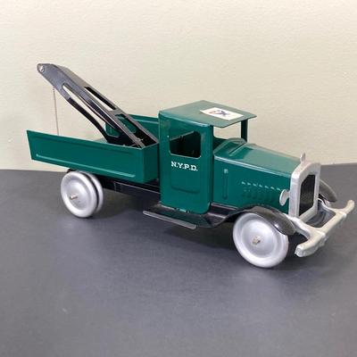 LOT 67: Vintage NYPD Toy Car / Truck with New York City Postcard