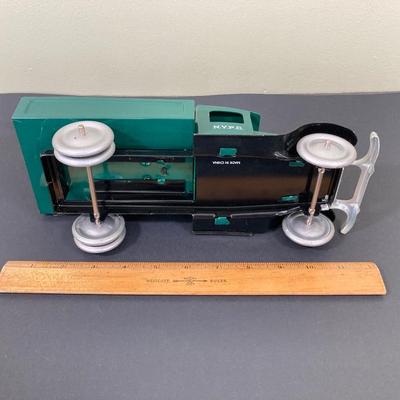 LOT 67: Vintage NYPD Toy Car / Truck with New York City Postcard