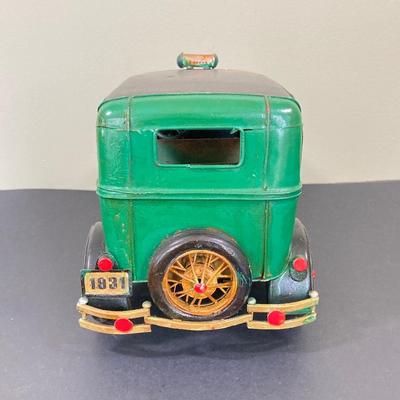 LOT 67: Vintage NYPD Toy Car / Truck with New York City Postcard