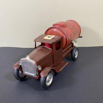 LOT 68: Shell Oil Metal Truck with Miniature Oil Drums and D.P.W. Oil Delivery Truck (Metalcraft Gearbox)