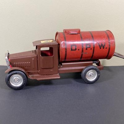 LOT 68: Shell Oil Metal Truck with Miniature Oil Drums and D.P.W. Oil Delivery Truck (Metalcraft Gearbox)