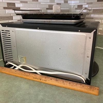 LOT 71: Oster Toaster Oven Model 6232