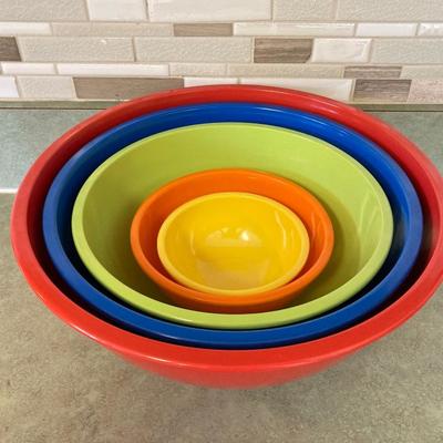 LOT 75: Kitchen Essentials - OGGI Corporation Nesting Bowls, Corn Holders, Pyrex Measuring Cup, Hershey's Candy Jar, Punch N Cover,...