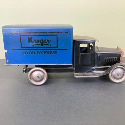 LOT 79: Pair of Metalcraft Corp. Toy Delivery Trucks - Kroger Food Express and Macy's Fancy & Dry Goods
