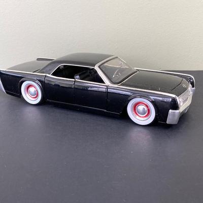 LOT 80: Diecast Toy Cars - Dodge Charger, 1963 Lincoln Continental and 1964 Chrysler Turbine