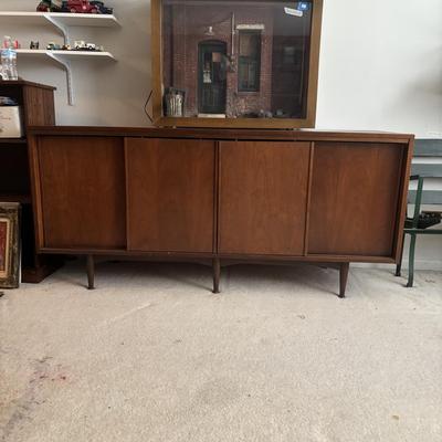 LOT 86: Mid Century Modern Credenza/Media Cabinet w/Reversible Sliding Doors
