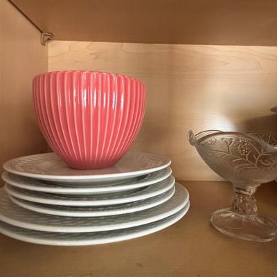 LOT 88: Kitchen Cabinet Cleanout: Oneida Wicker, Signature Housewares, Food Network, Made in Poland