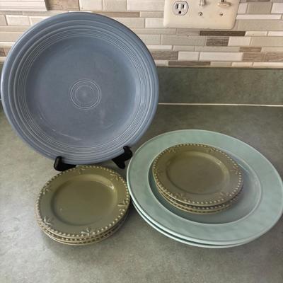 LOT 88: Kitchen Cabinet Cleanout: Oneida Wicker, Signature Housewares, Food Network, Made in Poland