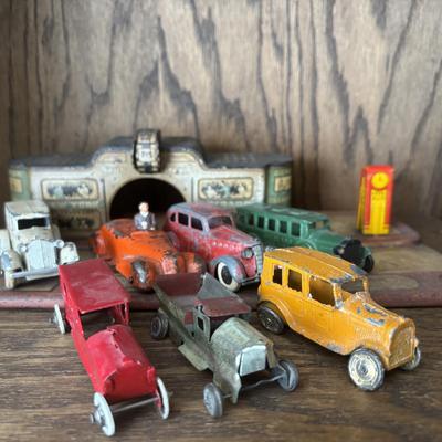 LOT 91: Vintage Tin Garage and Tootsie Toy Cars/Trucks