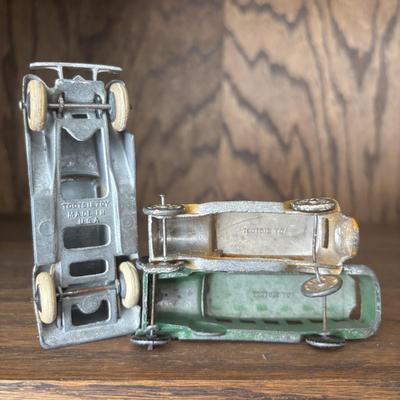 LOT 91: Vintage Tin Garage and Tootsie Toy Cars/Trucks