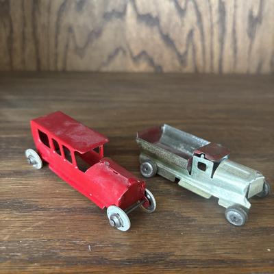 LOT 91: Vintage Tin Garage and Tootsie Toy Cars/Trucks