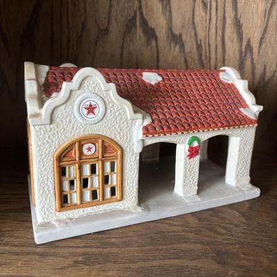 LOT 93: Roadside Diners & More: Lefton"s Great American Diner Series, A.C. Gilbert American Flyer "Frank & Beans",...