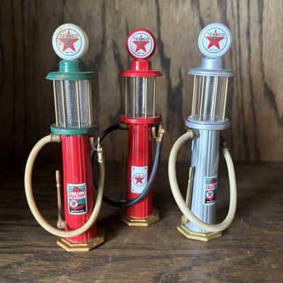 LOT 93: Roadside Diners & More: Lefton"s Great American Diner Series, A.C. Gilbert American Flyer "Frank & Beans",...