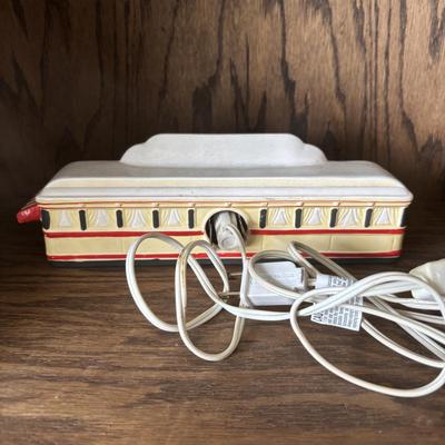 LOT 93: Roadside Diners & More: Lefton"s Great American Diner Series, A.C. Gilbert American Flyer "Frank & Beans",...