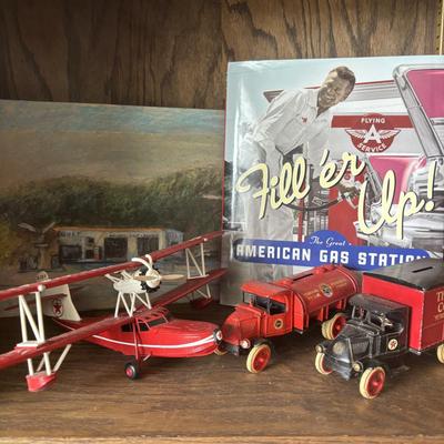 LOT 94: Petroliana Collection: Gulf Station Painting by Local Artist R. Coates, 1986, Ertl Standard Oil & Texaco Banks, Die Cast...