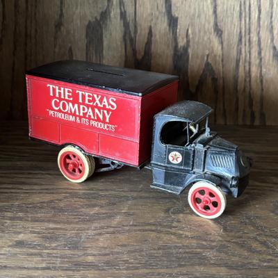 LOT 94: Petroliana Collection: Gulf Station Painting by Local Artist R. Coates, 1986, Ertl Standard Oil & Texaco Banks, Die Cast...