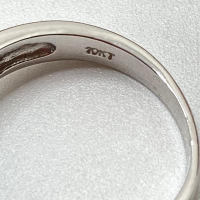 LOT 174: White Gold 10kt Blue Sapphire & CZ Ring, 3.45g Tw., sz.8