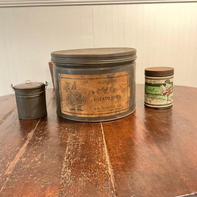 K694 Antique Potato Chip & Tomato Tins