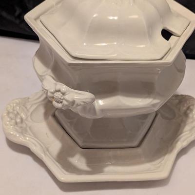 Red Cliff Ironstone Soup Tureen With Under Plate (B)