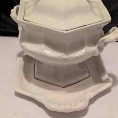 Red Cliff Ironstone Soup Tureen With Under Plate (B)