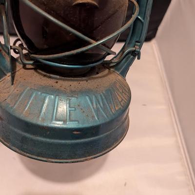Dietz Little Wizard Red Globe Oil Lantern (B)