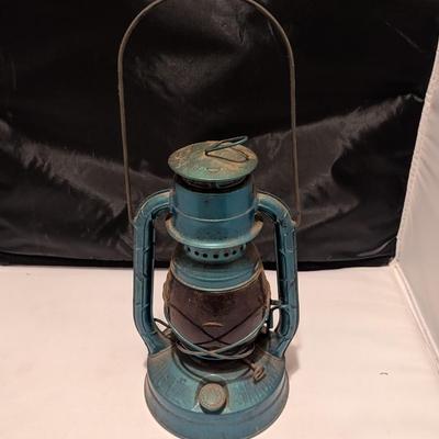Dietz Little Wizard Red Globe Oil Lantern (B)