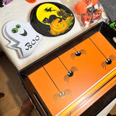Lot 1 Modern Halloween Decor