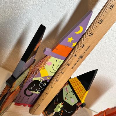 Lot 1 Modern Halloween Decor