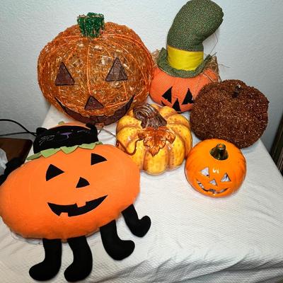 Lot 2 Pumkin Jack O'Lantern decor