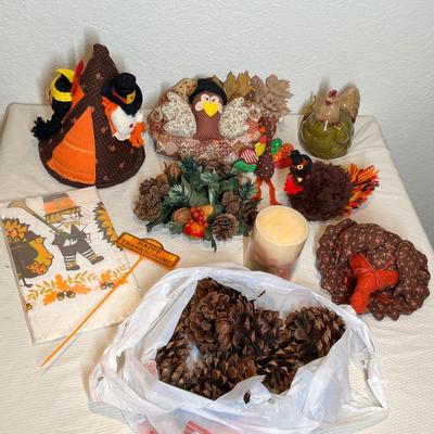Lot 12 Thanksgiving decor