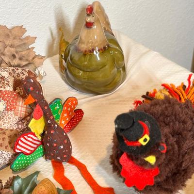 Lot 12 Thanksgiving decor