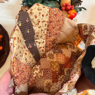 Lot 12 Thanksgiving decor