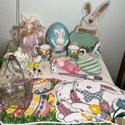 Lot 15 Kitchen Easter Decor