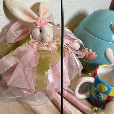 Lot 15 Kitchen Easter Decor