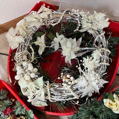 Lot 18 Lot of 3 Wreaths in totes