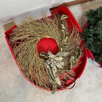 Lot 19 3 Wreathes in totes