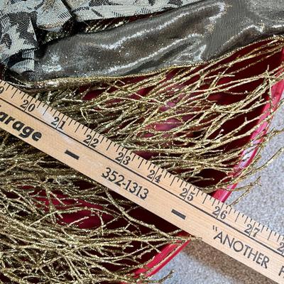 Lot 19 3 Wreathes in totes