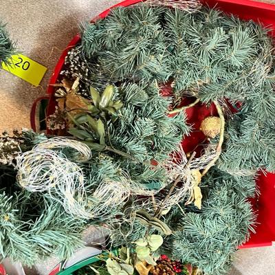Lot 20 Yup 3 more wreathes!