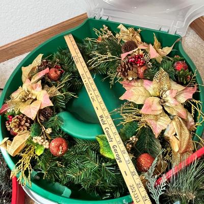 Lot 20 Yup 3 more wreathes!