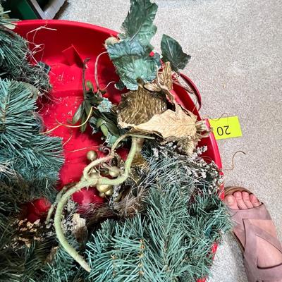 Lot 20 Yup 3 more wreathes!