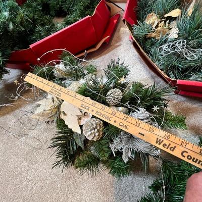 Lot 21 Lot of wreathes