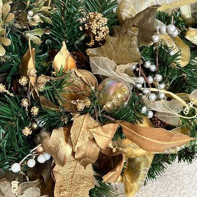 Lot 22 Christmas greenery