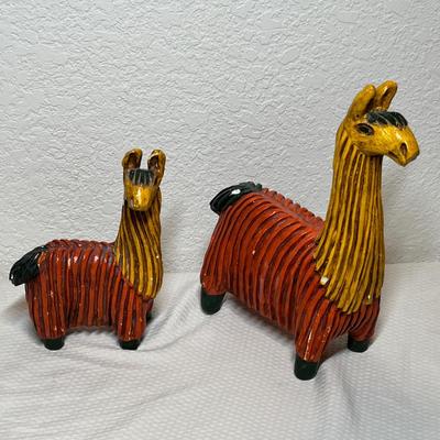 Lot 27 Alpaca figures