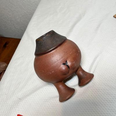 Lot 28 Odd decor