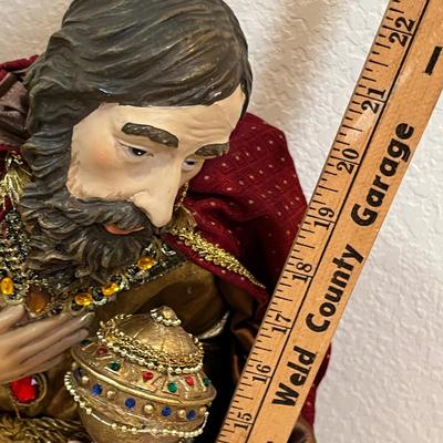 Lot 34 Wisemen figures