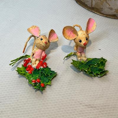 Lot 35 Vintage figures in basket